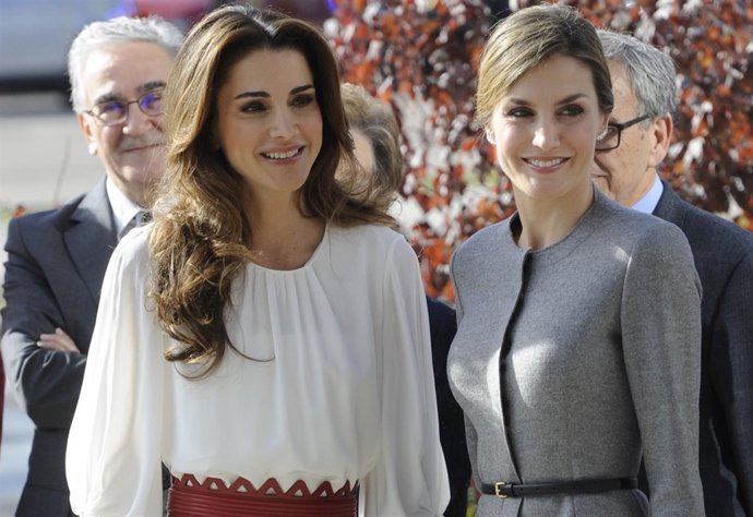 201115. Madrid (Madrid). España. ESPLAS REINAS LETIZIA DE ESPAÑA Y RANIA DE JORD