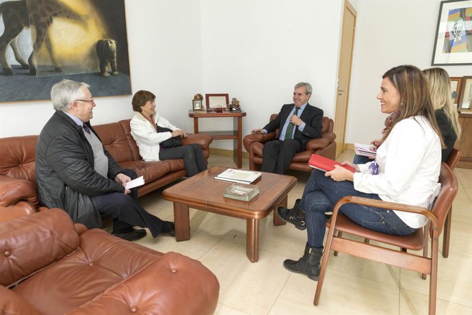 El consejero con el presidente de la Casa de Chile