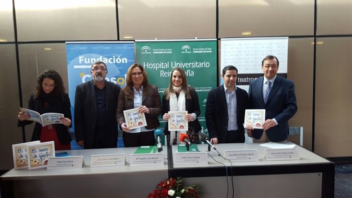 Luna y Ruiz (centro) en la presentación previa a la representación