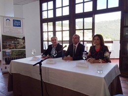 Bendodo visita la escuela de hostelería de Benahavís