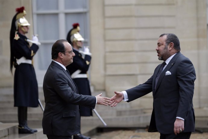 Hollande recibe a Mohamed VI en el Elíseo