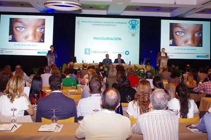 Más de 400 oftalmólogos se reúnen en el 'Fórum Arruzafa'