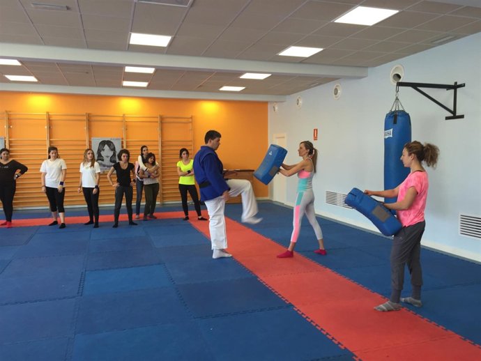 Curso autoprotección y defensa personal