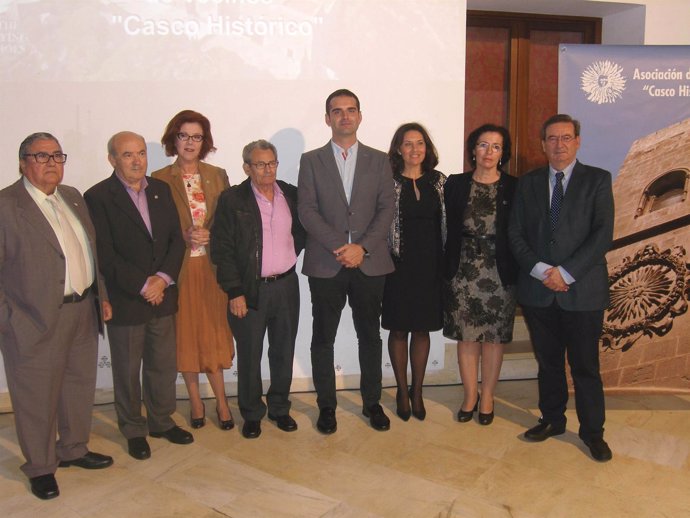 El alcalde en funciones de Almería se reúne con vecinos     