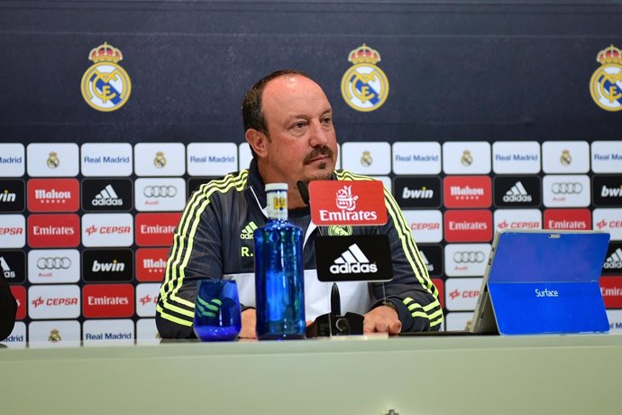 Rafa Benitez en rueda de prensa con los medios 