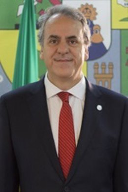 Rectoe de la Universidad de Extremadura, Segundo Píriz