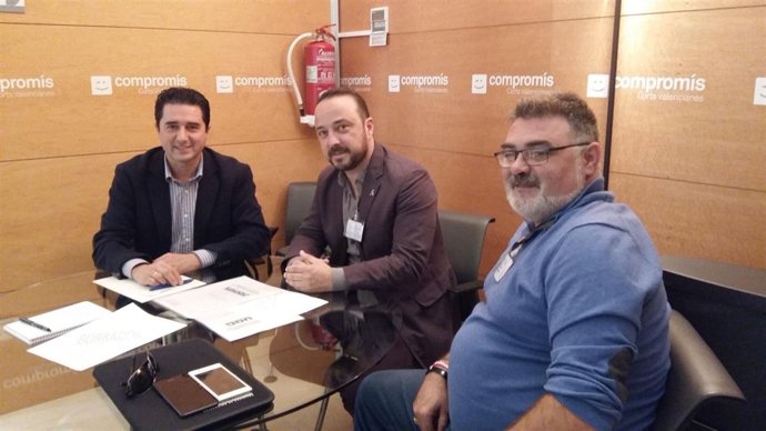 García Latorre en una reunión con miembros AUGC