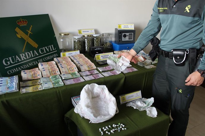 Material intervenido por la Guardia Civil en una operación en Montoro (Córdoba)
