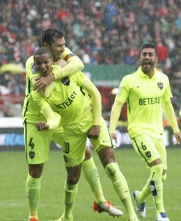 Deyverson Levante Sporting