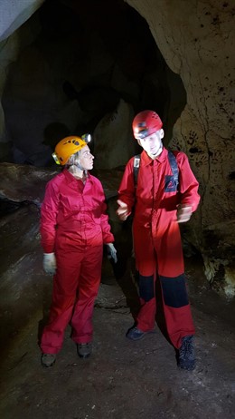 La consejera en una de las cavidades