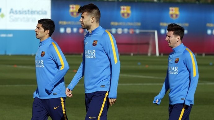 Gerard Piqué Luis Suárez Leo Messi entrenamiento Barcelona
