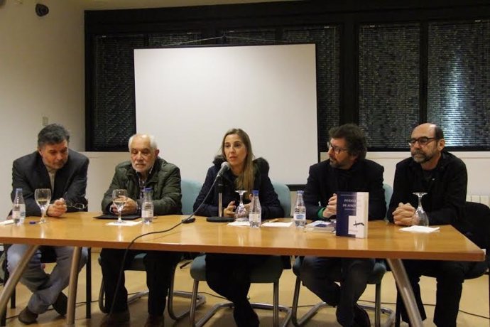 Presentación del libro ganador del Premio de Poesía José L. Hidalgo 2014