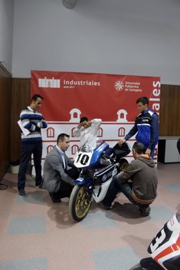 La UPCT Cede Al Equipo Leal Racing Club Un Prototipo De Moto Para Competir En El