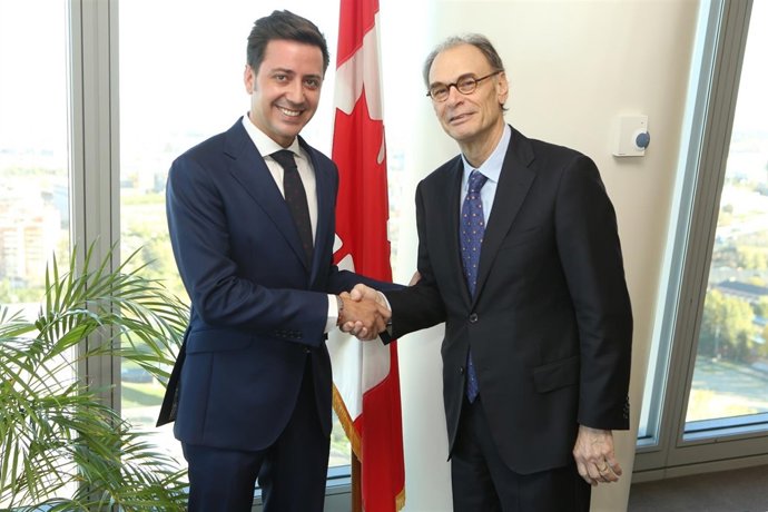 Eduardo Martínez Cosentino y el embajador de Canadá, Jon Allen