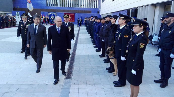 El ministro Jorge Fernández Díaz, y el director de la Policía, Ignacio Cosidó 