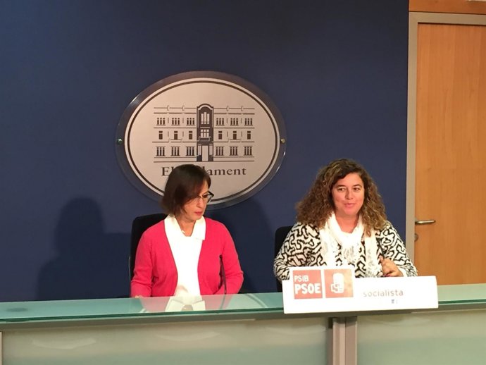 Pilar Costa en el Parlament