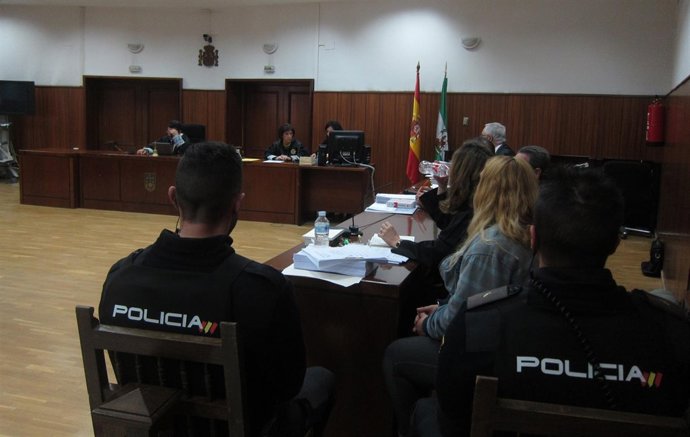 Juicio a los acusados de asesinar a golpes a la compañera de piso
