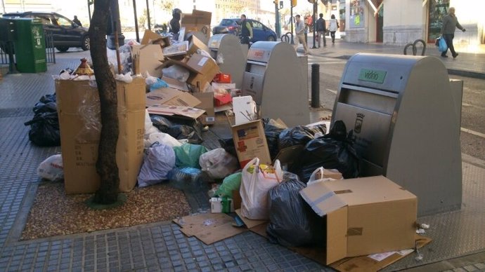 Basura acumulada Málaga limasa huelga paro suciedad 