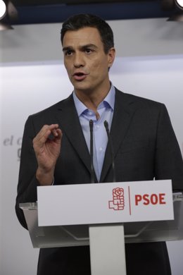 Pedro Sánchez tras una reunión de trabajo en Ferraz