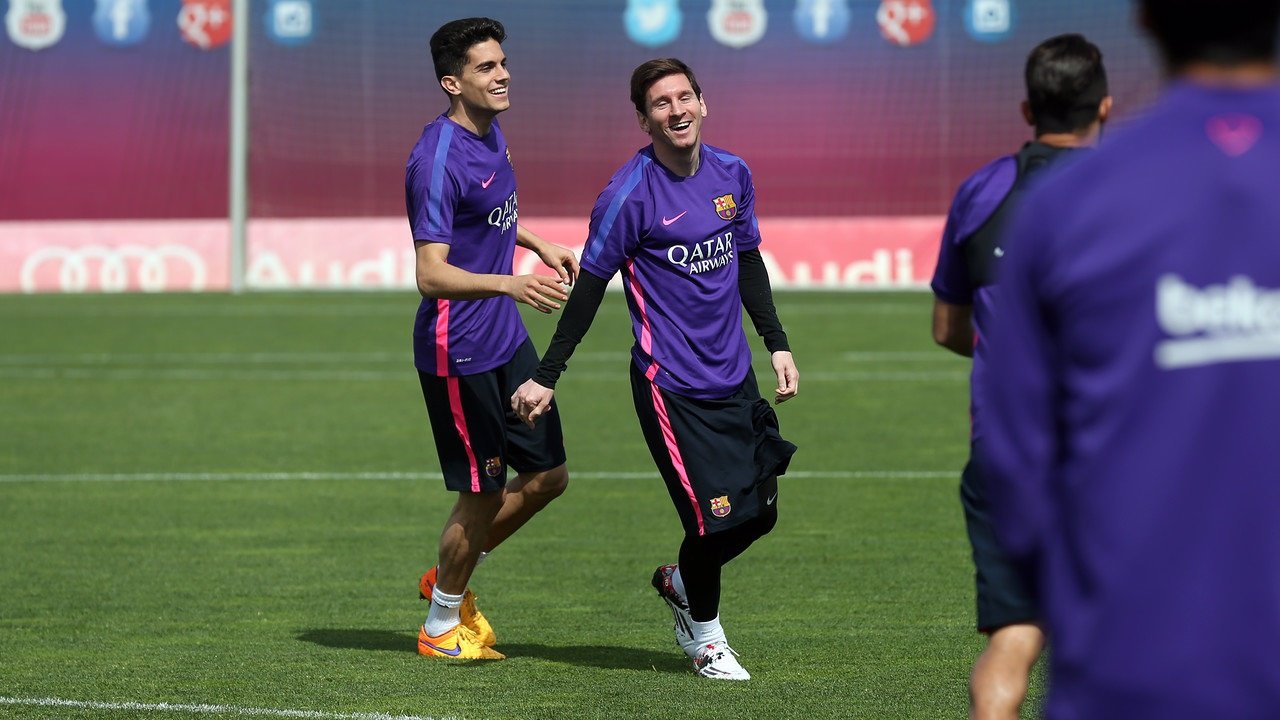 Messi y Bartra en el entrenamiento 
