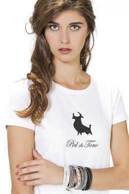 Camiseta y pulseras de Piel de Toro con cristales de Swarovski