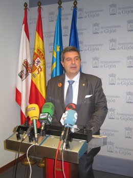 El concejal de Foro Gijón Esteban Aparicio