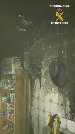 Una de las paredes de la vivienda afectada por el fuego