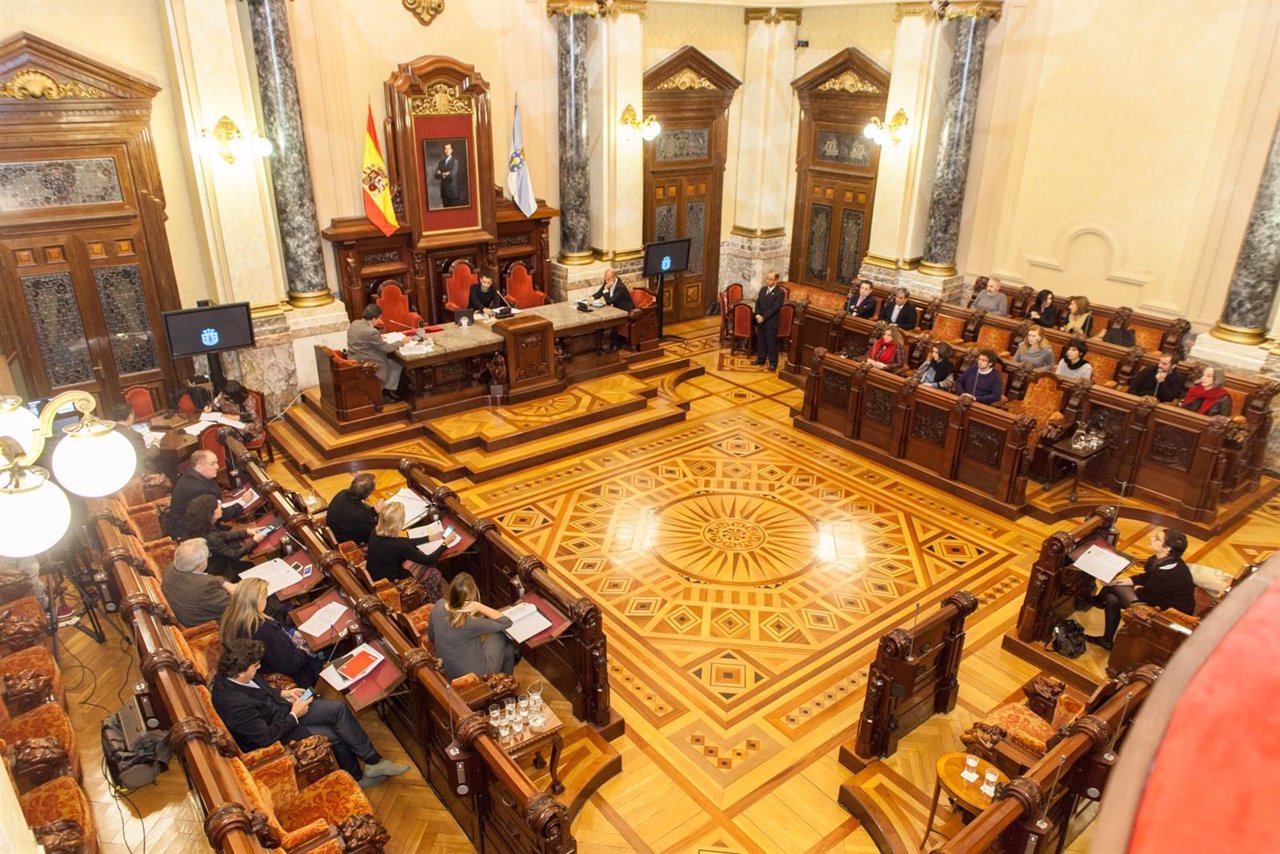 Pleno municipal extraordinario en el Ayuntamiento de A Coruña.