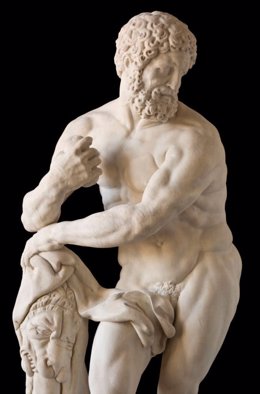 Hércules apoyado en su clava
