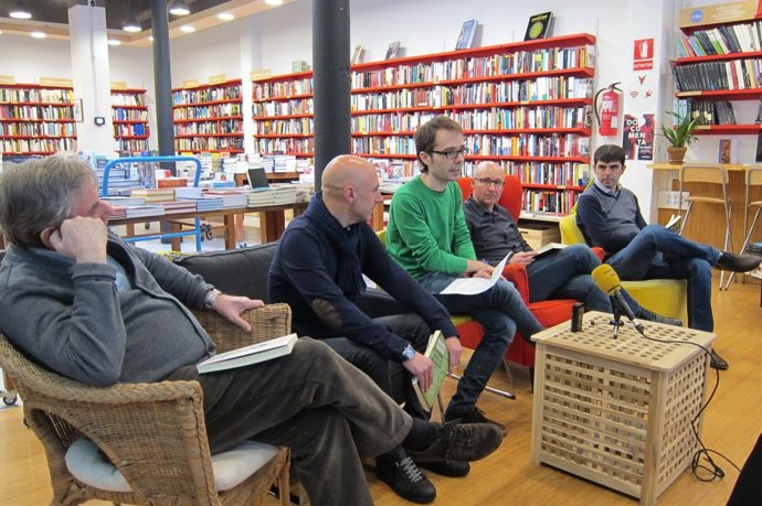 Presentación de las novedades de Bromera con el dtor.Editorial G.López-Pampló