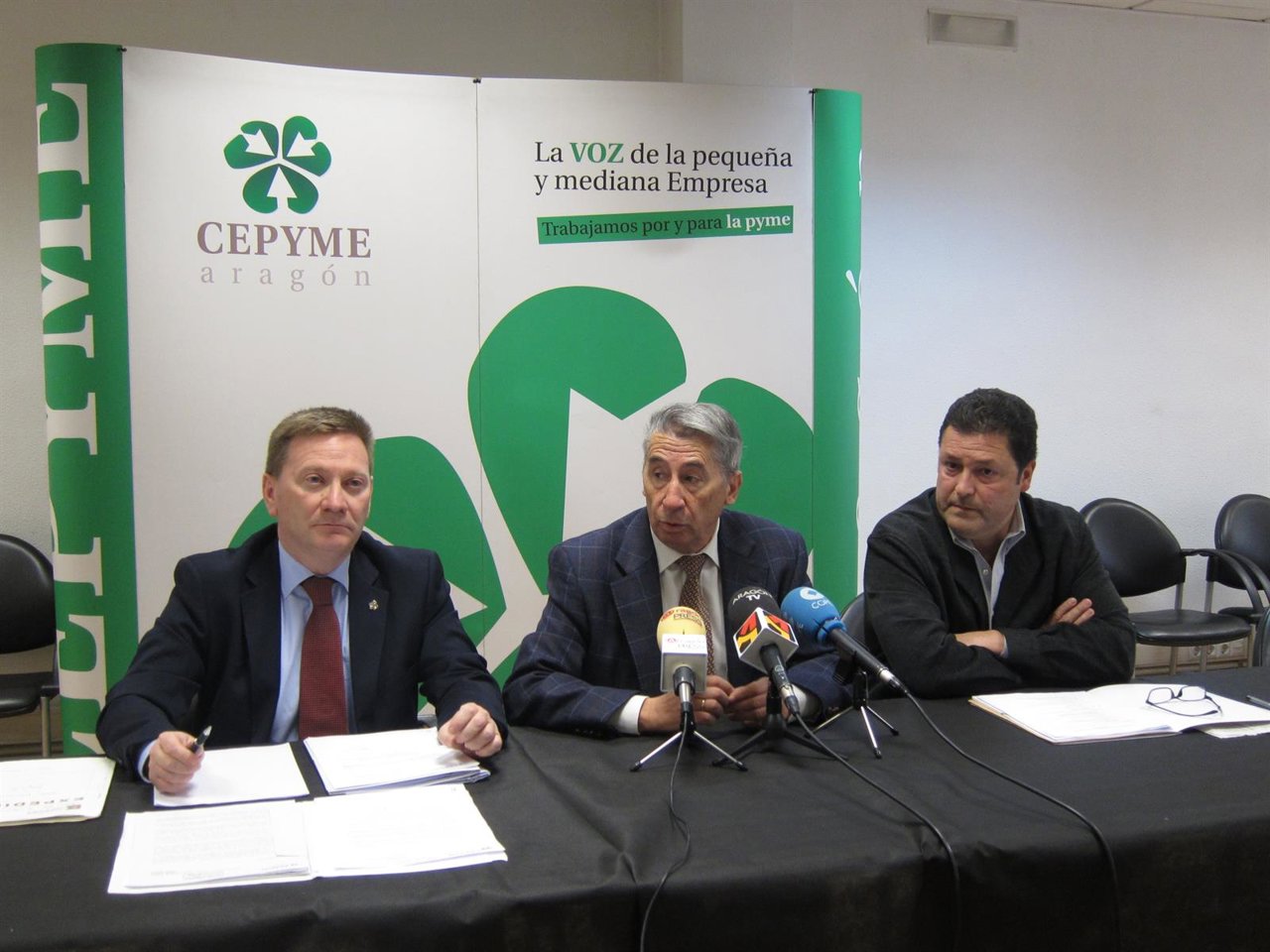 Ángel Gálvez, Aurelio López de Hita y Miguel Ángel Compadre, en rueda de prensa