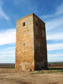Torre medieval de San Antonio, en Olivares.