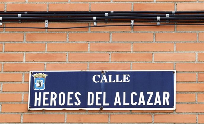 Calles y símbolos franquistas, franquismo, Calle Héroes del Alcázar
