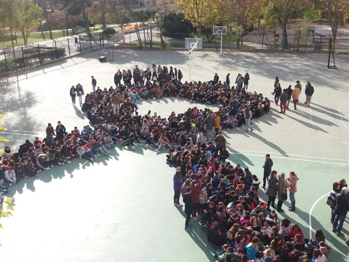 Acto contra la violencia en el IES 'Grande Covián'