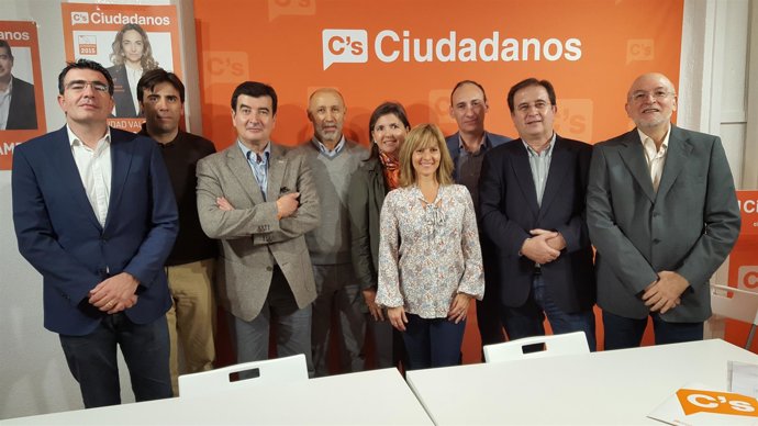 C's ficha a Carmen Valderas