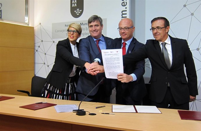 Firma convenio para el posicionamiento Región como destino deportivo