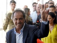 Scioli asume la derrota "con grandeza" y se ofrece para "aportar" en la oposición 'kirchnerista'