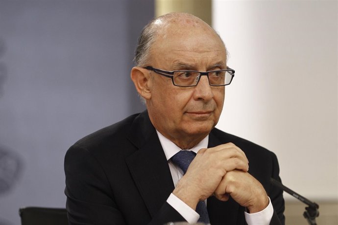 Cristóbal Montoro tras el Consejo de Ministros