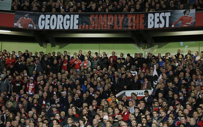 Old Traffor homenaje a George Best 10 años después de su muerte