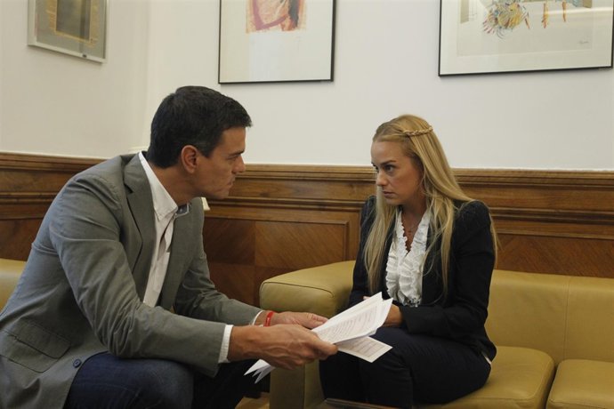 Pedro Sánchez con Lilian Tintori