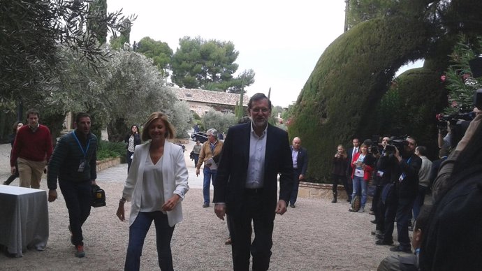 Mariano Rajoy y María Dolores de Cospedal en el acto 'cumPPlimos: De la crisis a