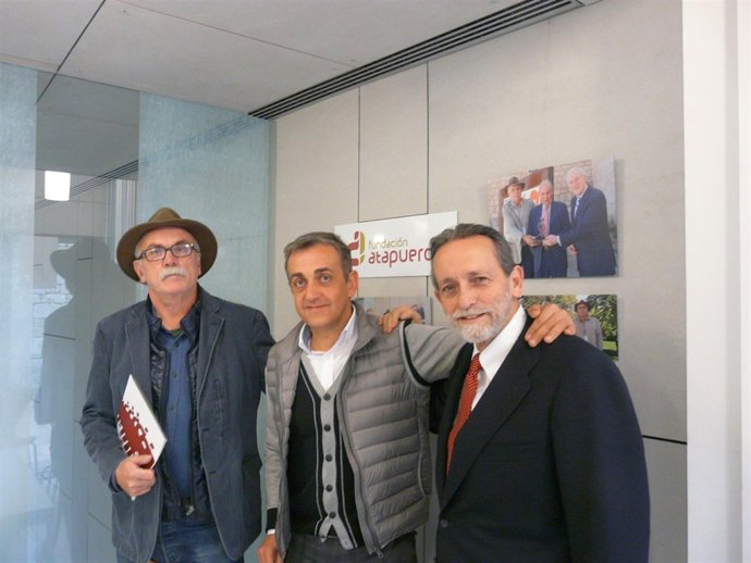 De i a d Eudald Carbonell, Luis Miguel Hernández y José Mª Rodríguez-Ponga