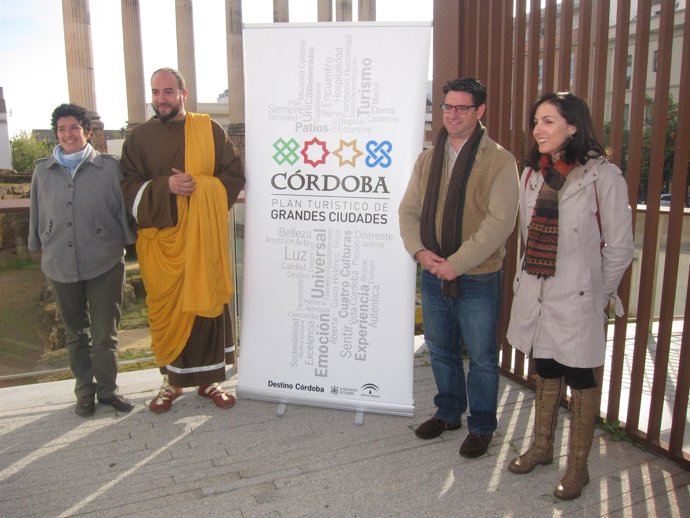 Presentación de los talleres en el Templo Romano
