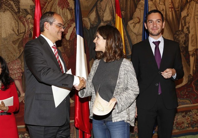 Van Grieken entrega los diplomas del 'Bachibac'