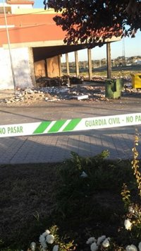 Cuatro bomberos heridos tras una deflagración en un incendio en Mairena