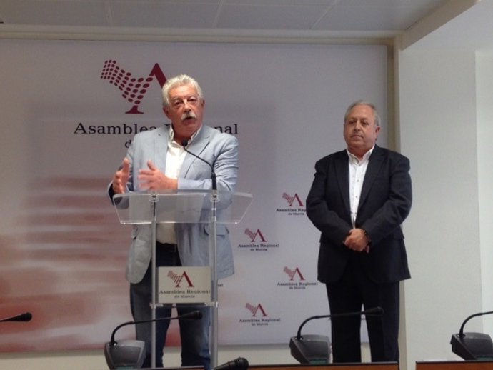 SECRETARIOS GENERALES DE CCOO Y UGT EN ASAMBLEA