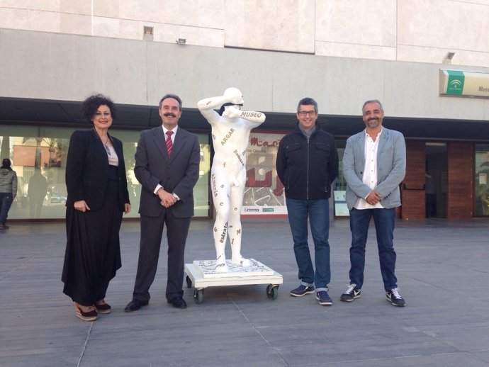 Una de las esculturas de la exposición efímera del Museo de Almería
