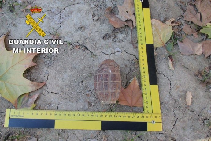 Granada de mano de la Guerra Civil desactiva por los Tedax.