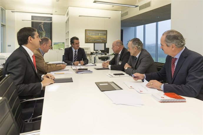 El consejero con EDP Energía