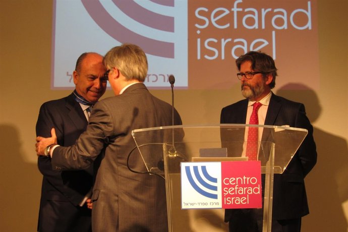 Isaac Querub, Casa Sefarad Israel, Órden Mérito Civil